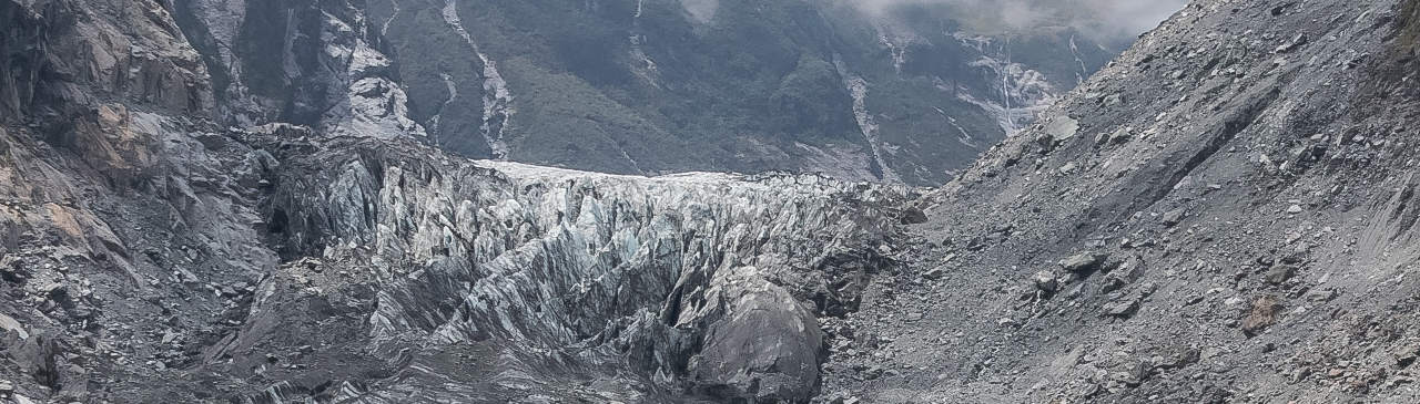 Blick auf verpixelten Fox Glacier mit Gletschervorfeld